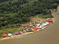 N2011100068 Maripassoula, côté Surinam