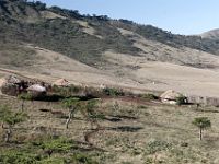 N2007111434 La zone de conservation du Ngorongoro (NCA) est détachée du parc en 1959 afin de permettre le pastoralisme masaï à l'extérieur du cratère.