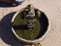 N2013070533 Fontaine place de l'Eglise (vue d'en haut)