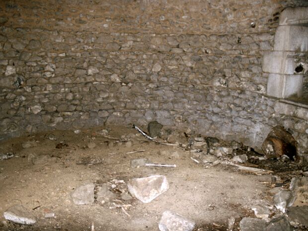 La Pauze Au travers de randonnées, celui qui sait observer la nature saura découvrir les vestiges de ce château d'un autre temps,...