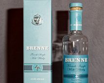 BRENNE_B01 BRENNE French Single Malt 40% Single Malt Whisky, France / Poitou-charentes, Brenne est un Single Malt au registre fruité et pâtissier qui revendique pleinement...